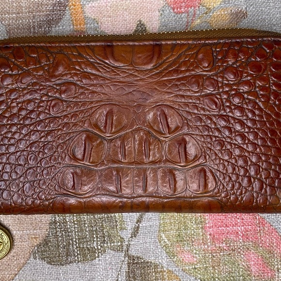 Brahmin Vintage Leather Wallet comes with Original Brahmin Card EUC - Picture 1 of 10